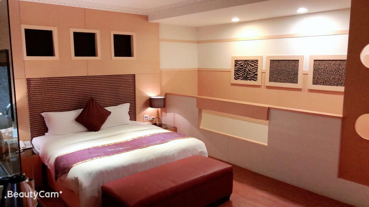 Jungle City Motel Chiayi Exterior foto